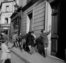 Doisneau la sonnette 1
