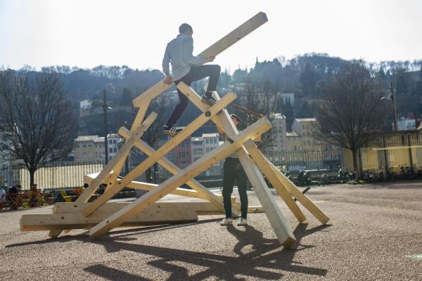 Groupe nuits brut rere1902 1123 romain etienne item