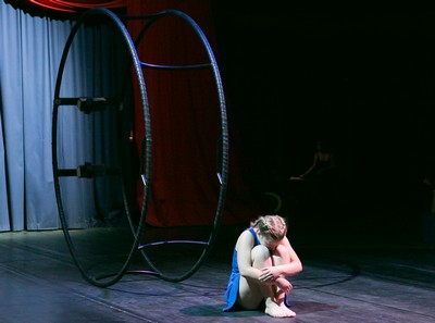 Petite ronde et en fer